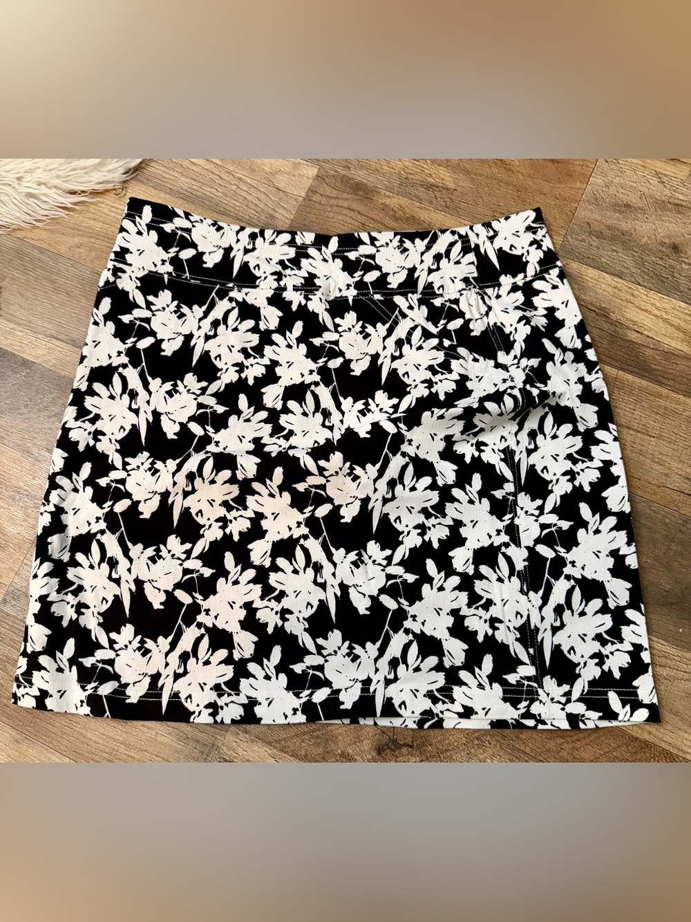 Mario Serrani comfort stretch skort. Size M